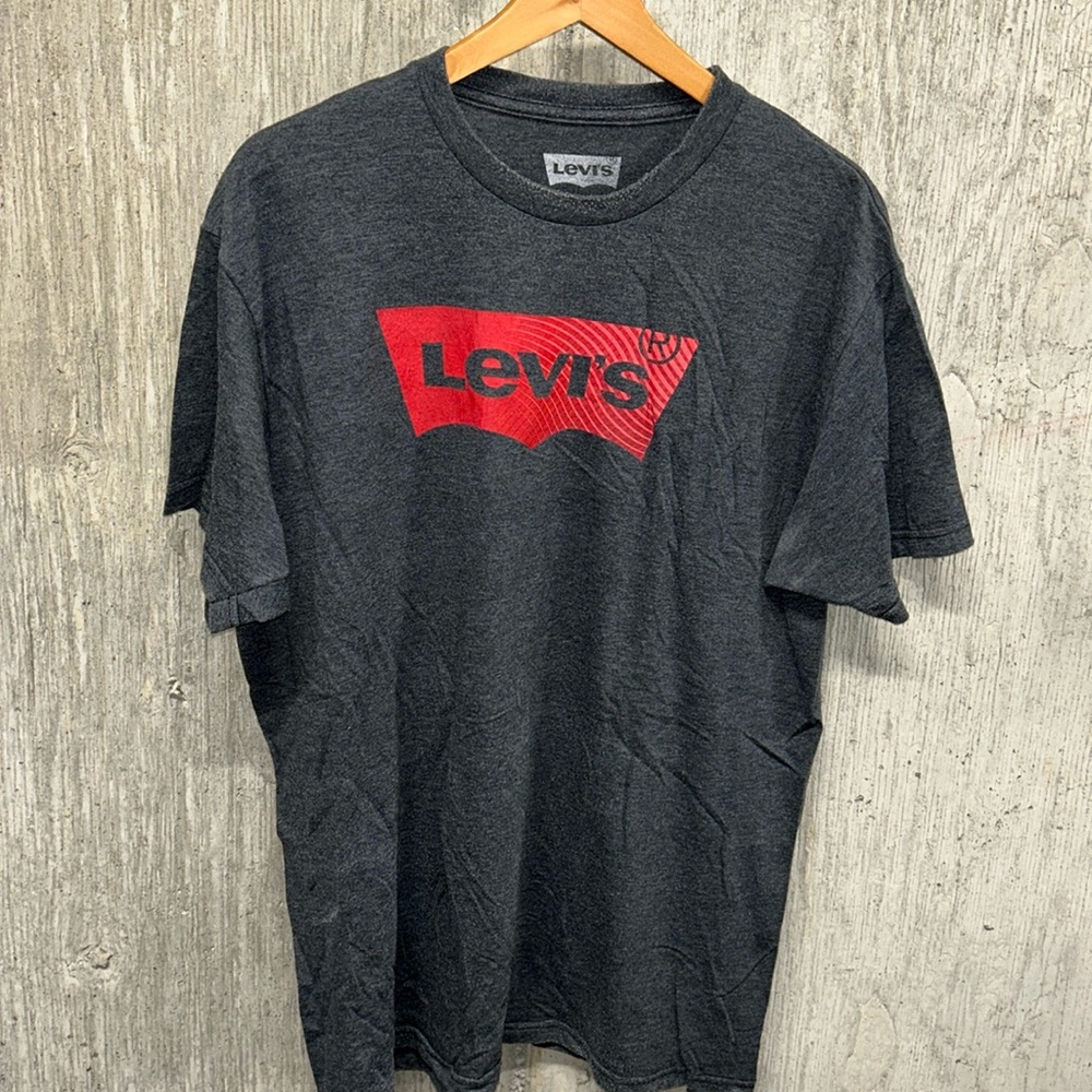 Levi’s Gray Short Sleeve Shirt- Large